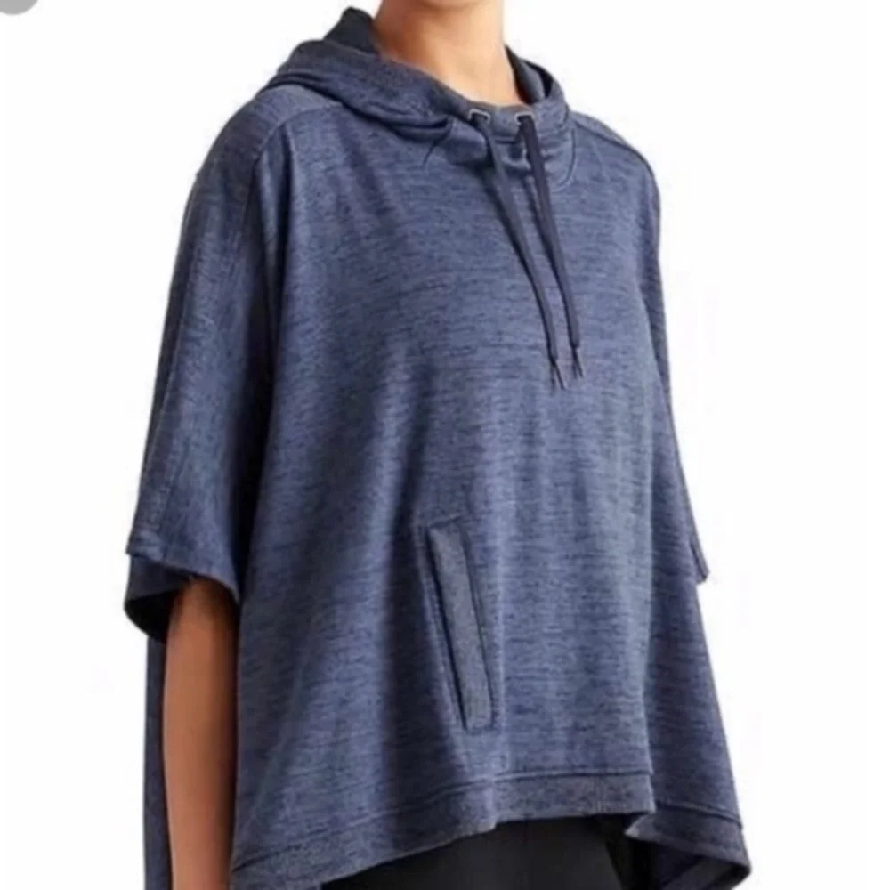 Athleta Blissful Poncho Gray Hood Yoga Cape Medium